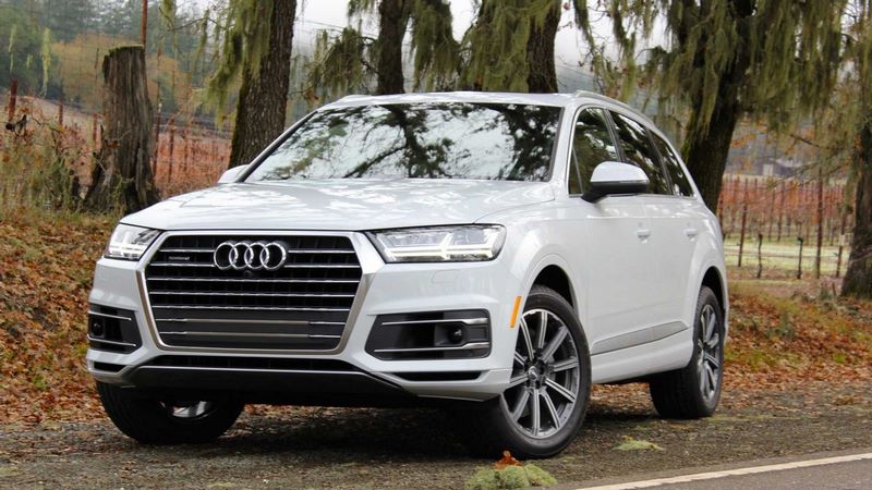 Audi Q7 2017 được đánh giá cao về khả năng giữ giá.