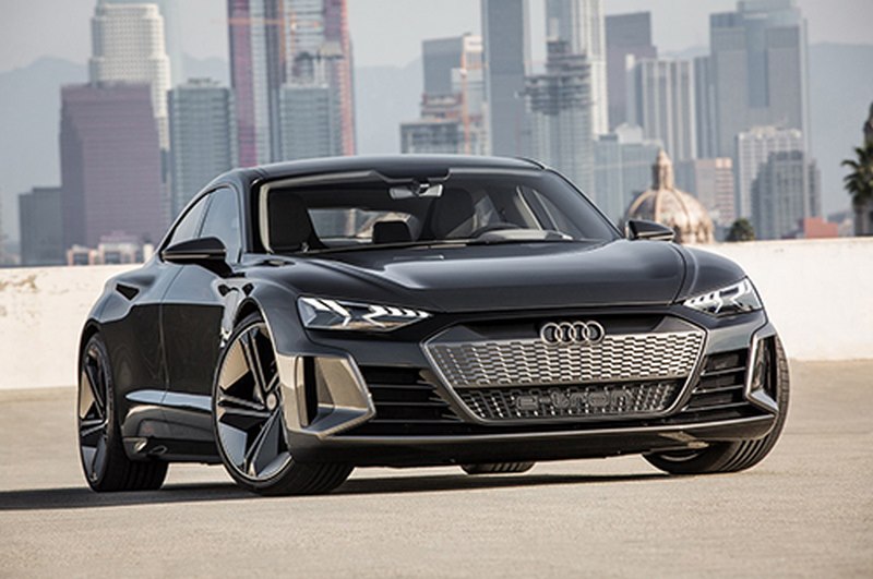 Audi e-tron GT quattro mang trong mình thiết kế coupe 4 cửa đặc trưng