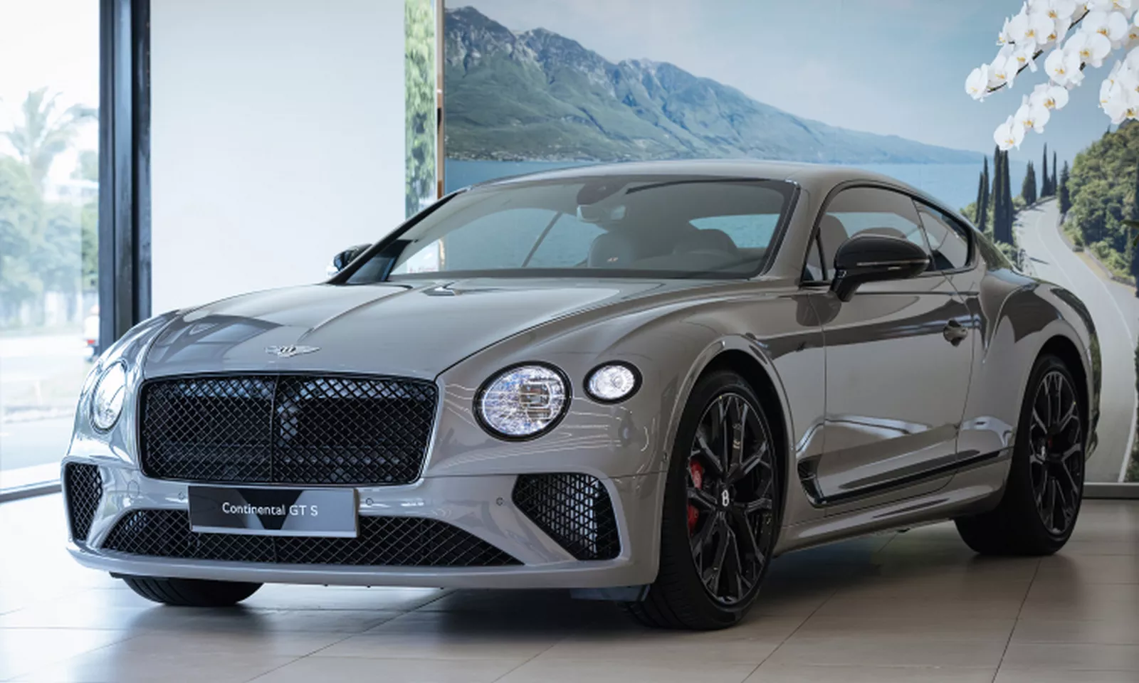 Bentley Continental 2023 đẳng cấp