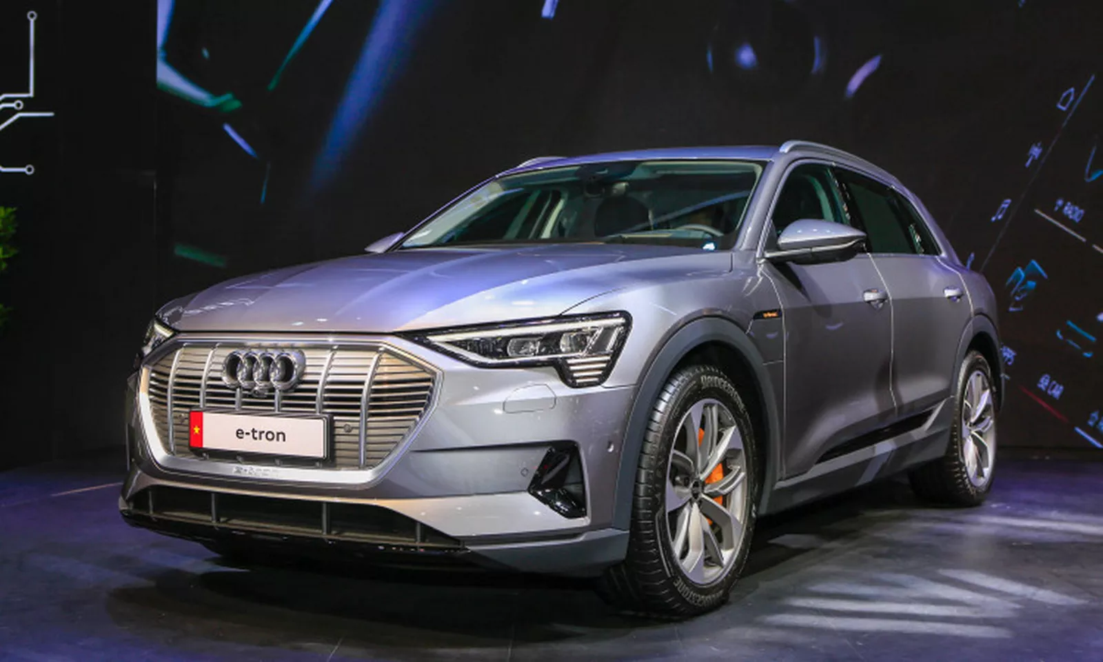 Audi e-tron 2022 thời thượng