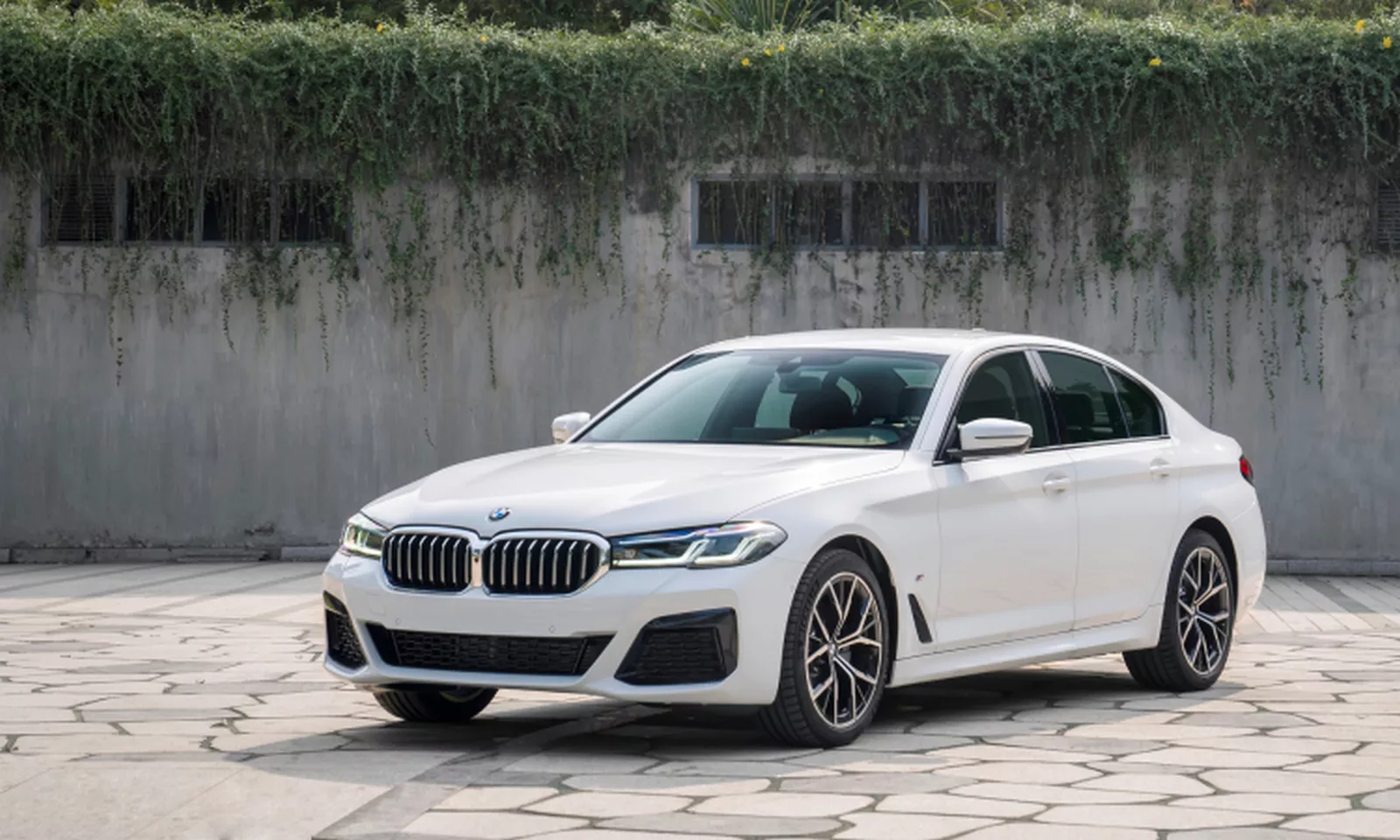 BMW Series 5 2021 nhỏ gọn