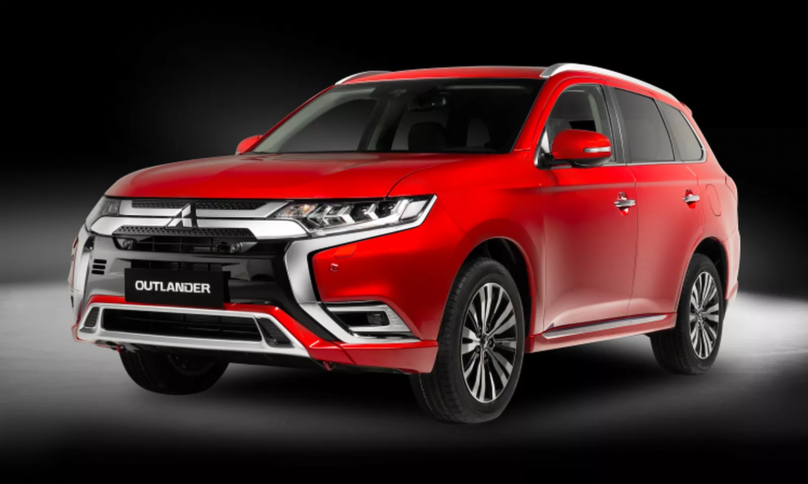 Mitsubishi Outlander 2022 mạnh mẽ