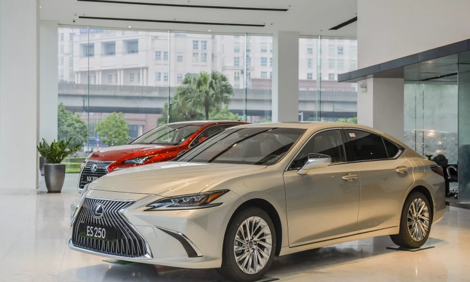 Lexus ES 2021