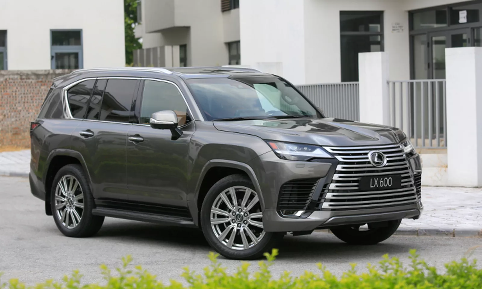 Lexus LX 2022