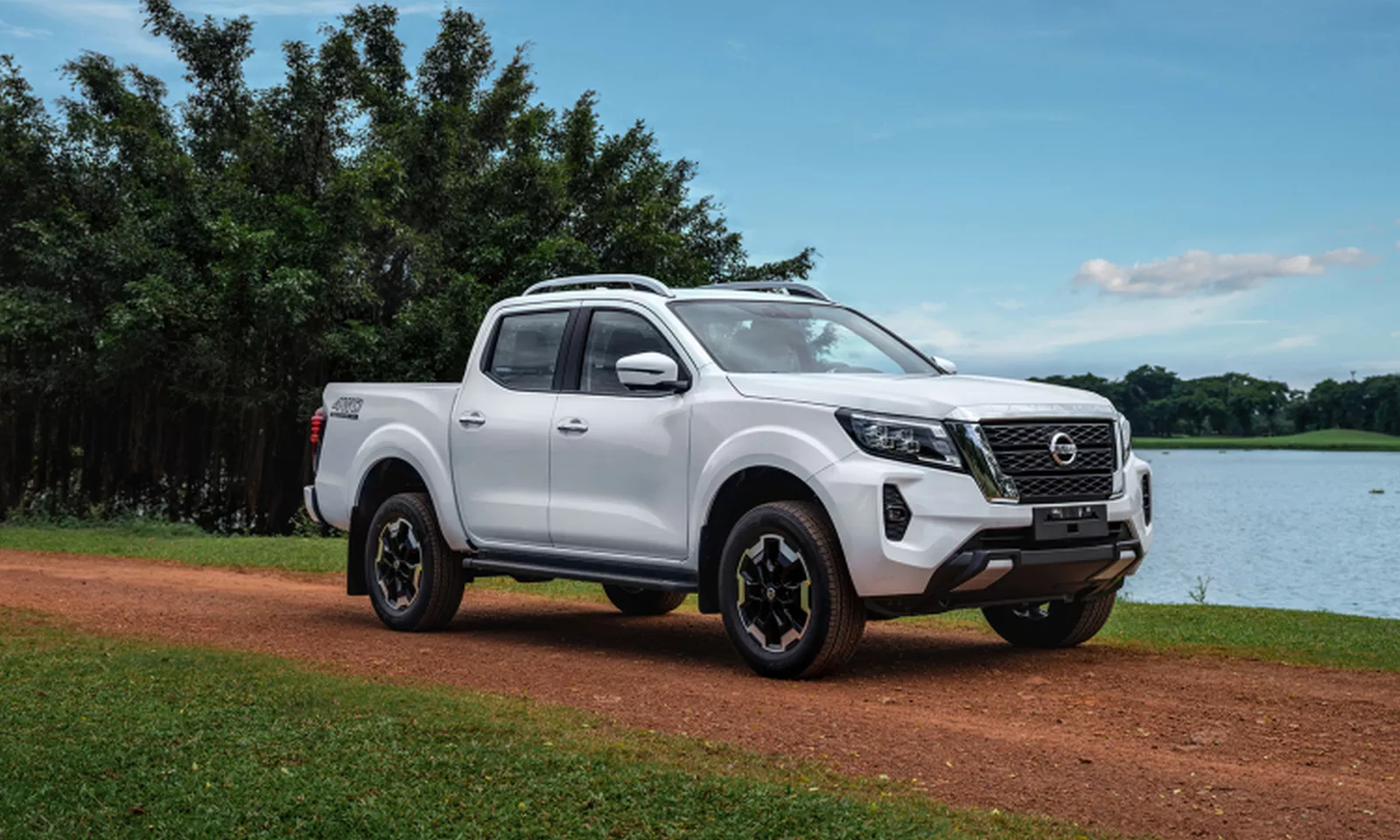 Ngoại thất xe Nissan Navara 2024