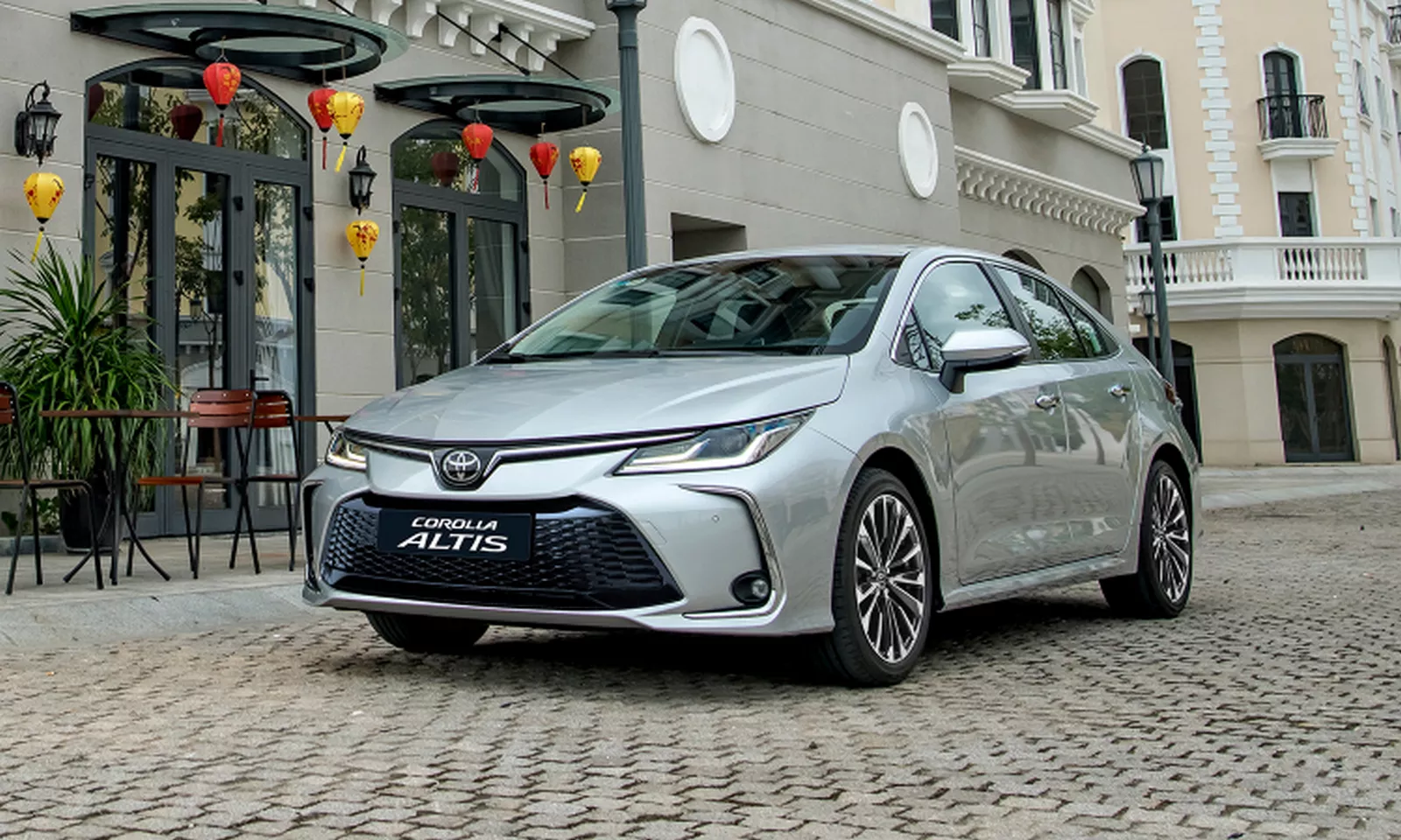 Toyota Corolla Altis 2023 sang trọng