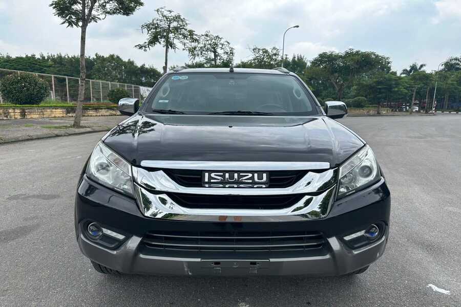 Isuzu Mu-X 3.0 AT bản full 2016