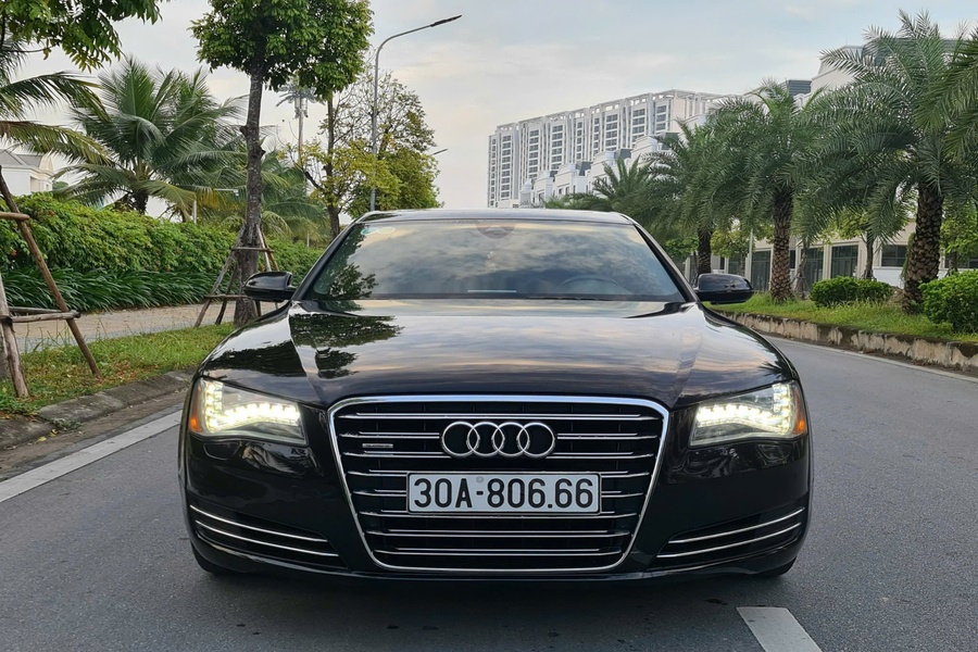 AUDI A8L