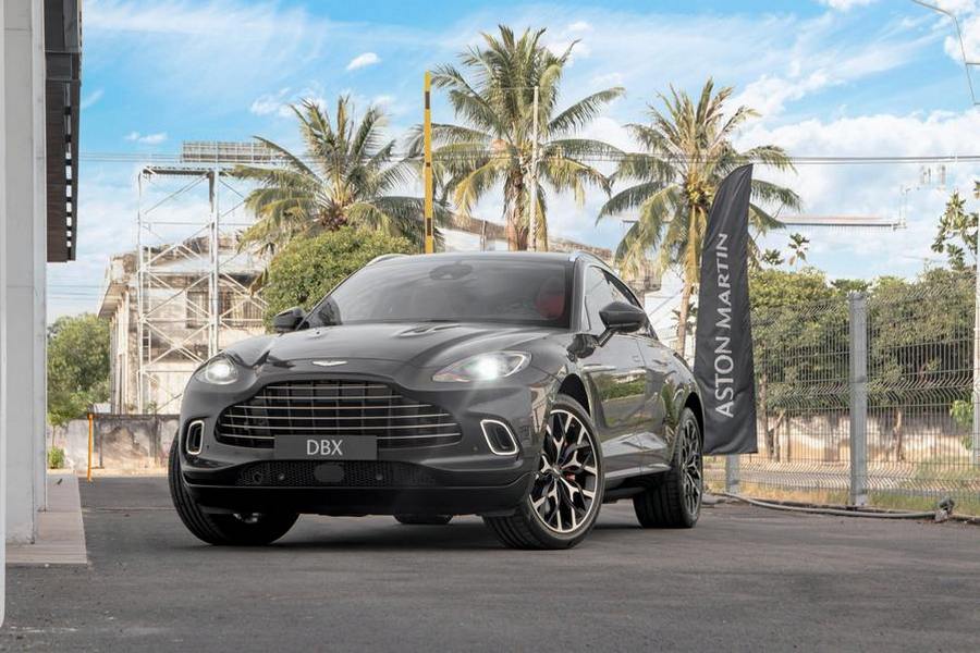 Aston Martin DBX 2023