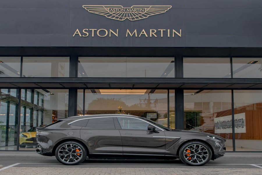 Aston Martin DBX 2023