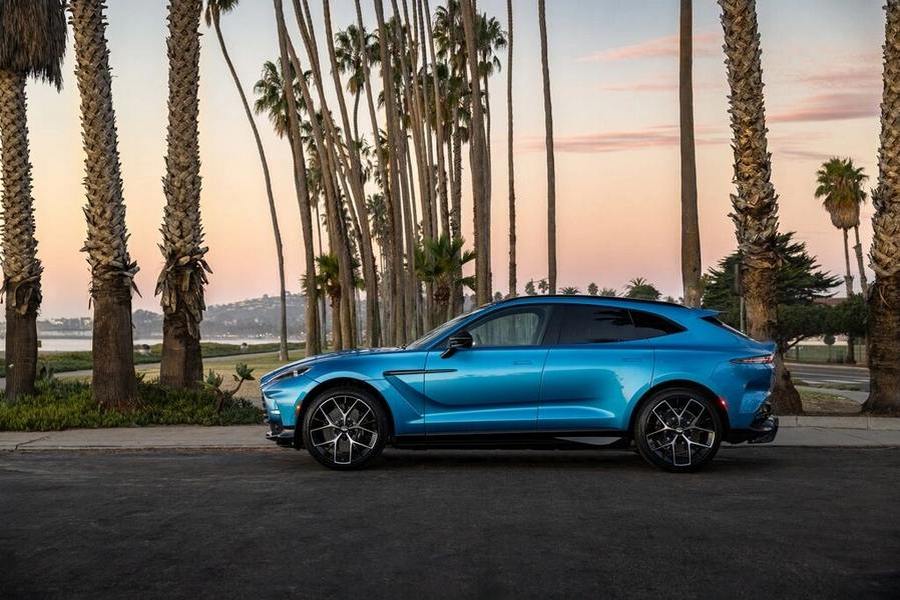Aston Martin DBX 2023
