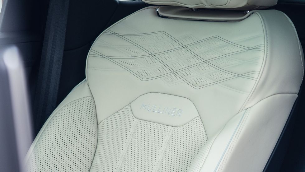 Bentayga EWB Mulliner 2024