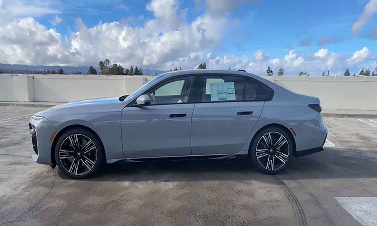 BMW 740i Pure Excellence 2024