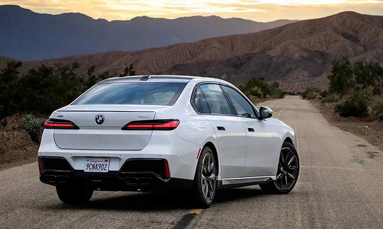 BMW 740i Pure Excellence 2024