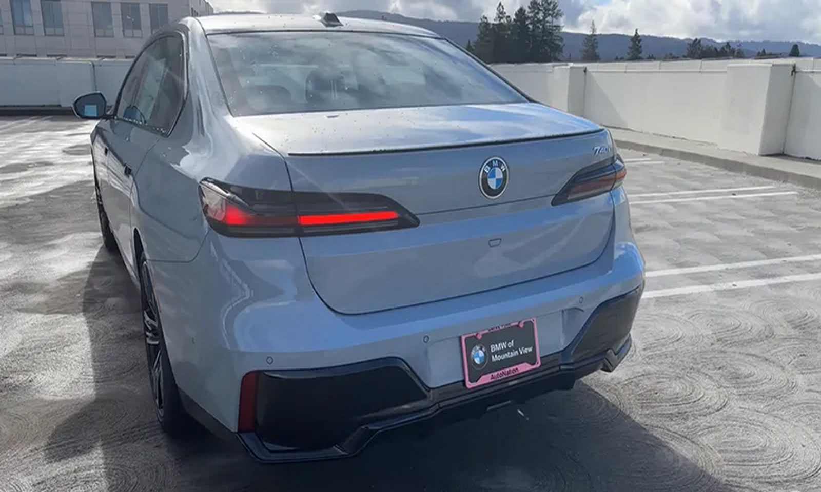BMW 740i Pure Excellence 2024