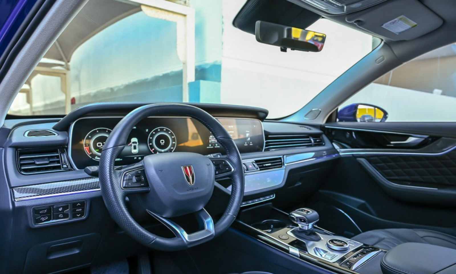 Hongqi HS5