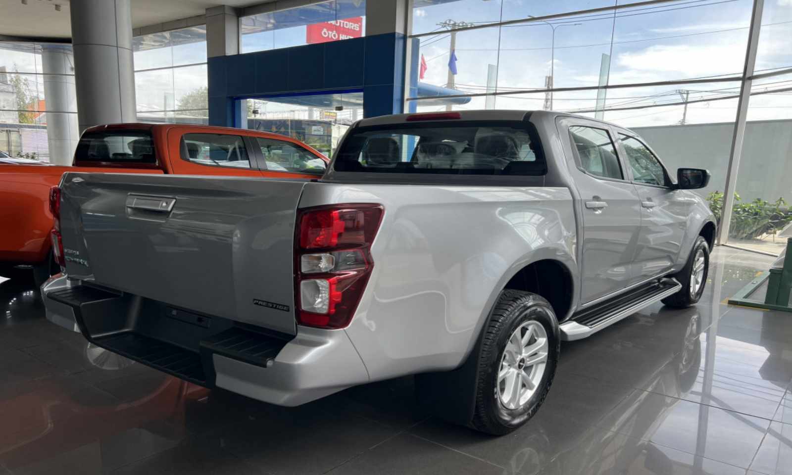 ISUZU DMAX PRESTIGE 4x2 AT 2025
