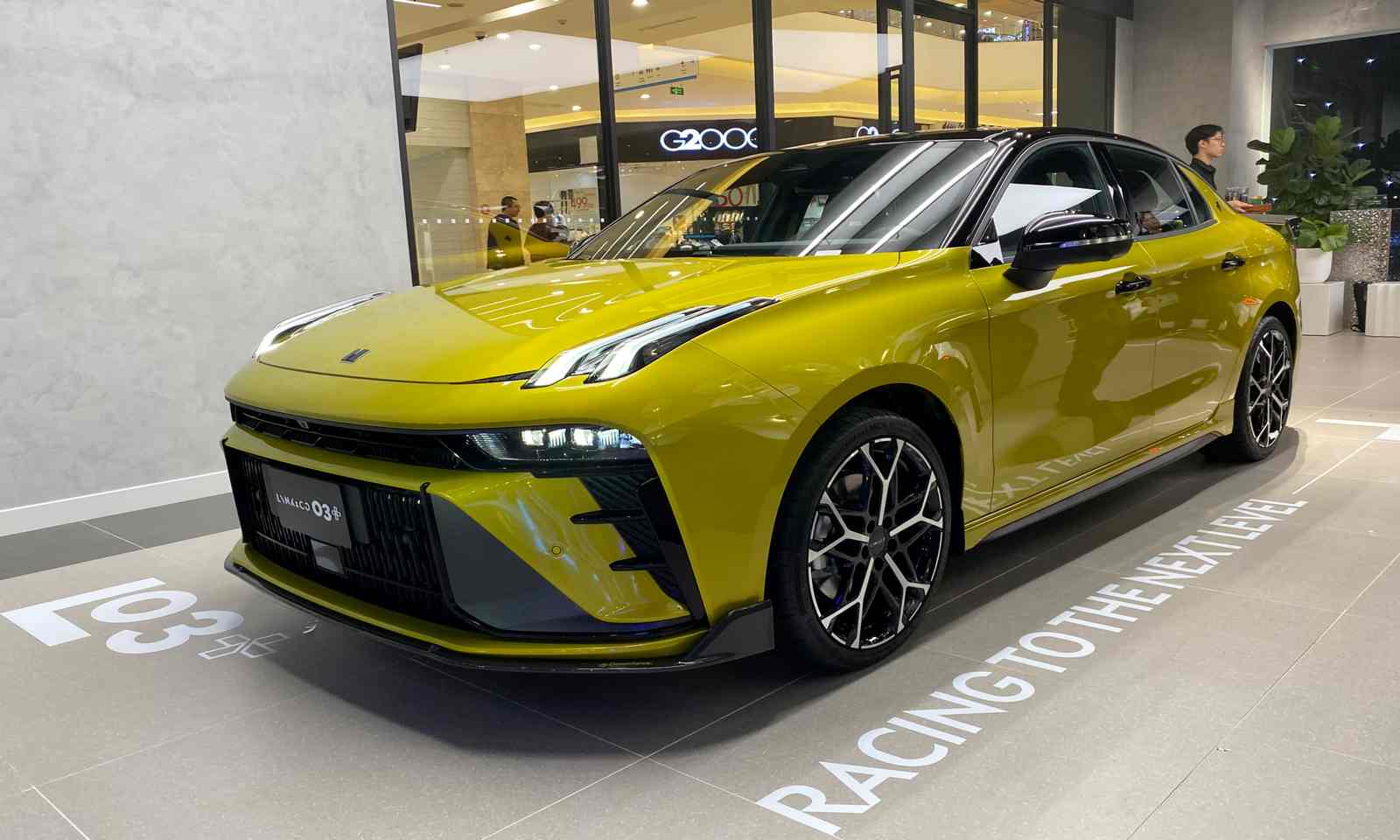 Lynk & Co 03