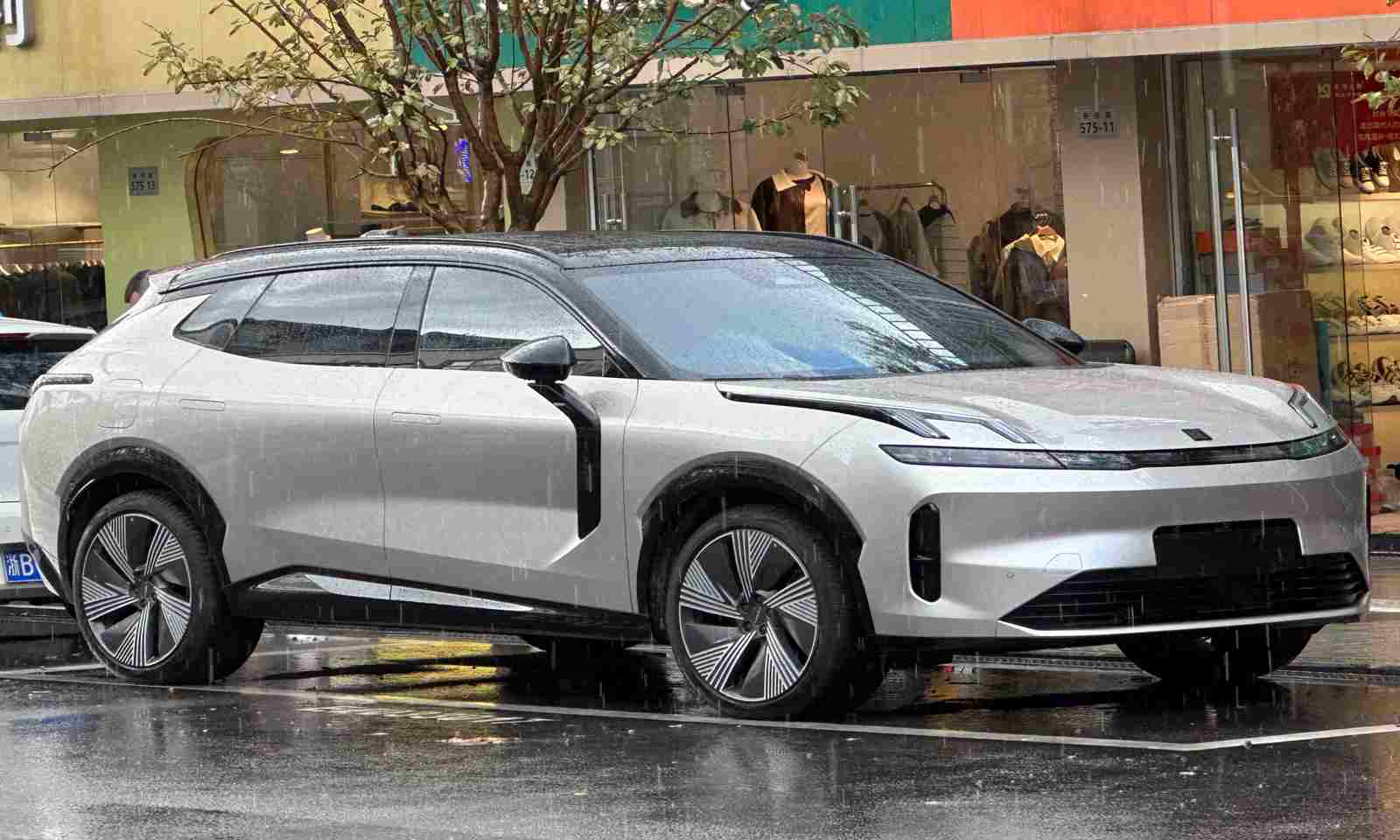 Lynk & Co 08
