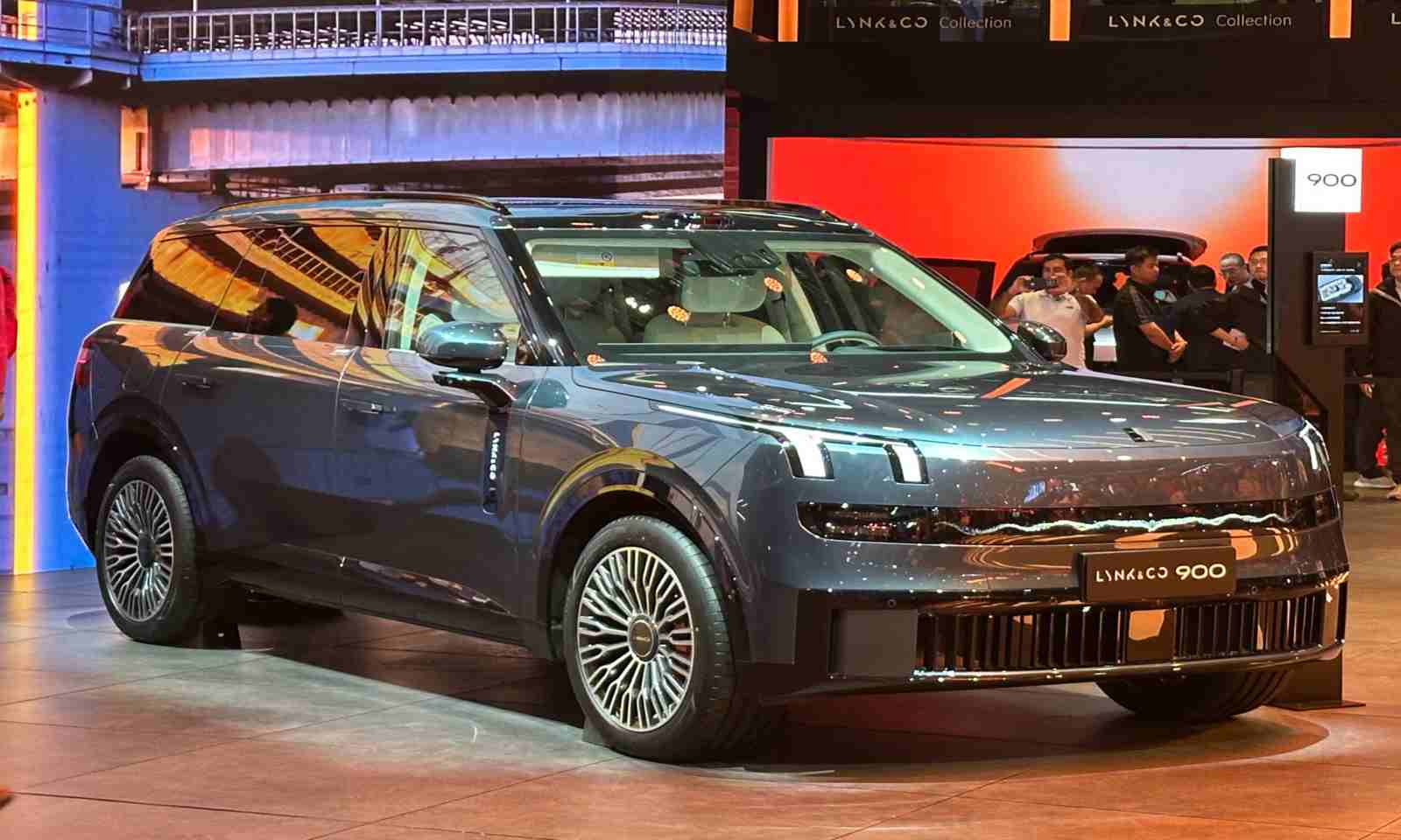 Lynk & Co 900